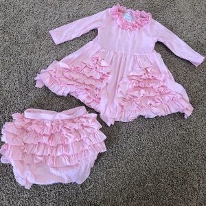 Lemonloveslayette -pink ruffle set